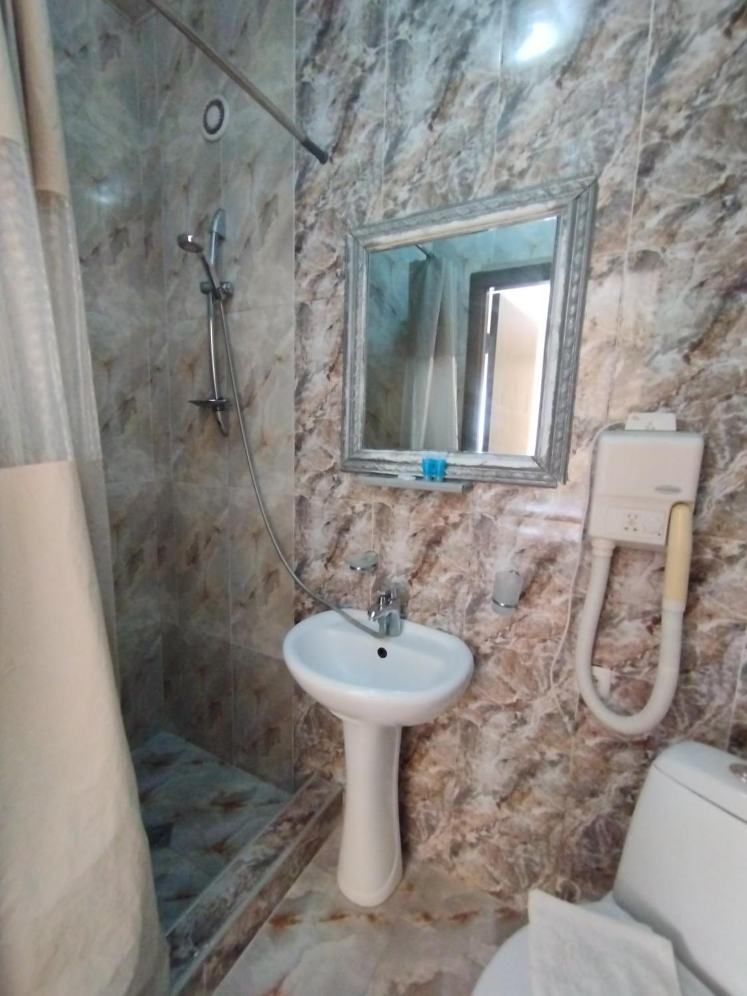 David Hotel Kutaisi Zewnętrze zdjęcie